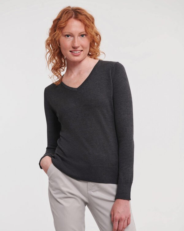 Women's v-neck knitted sweater